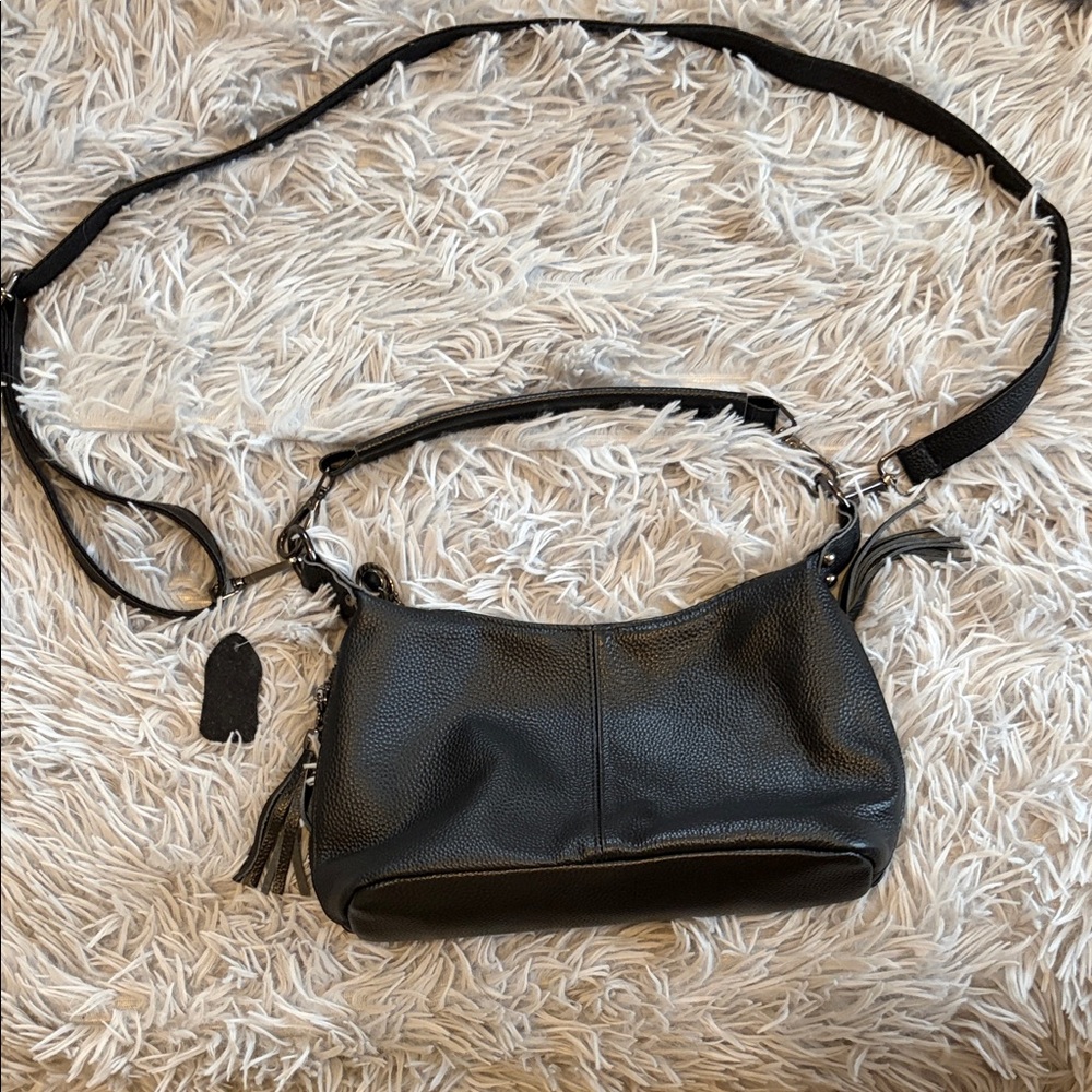 Chic Black Pebbled Leather Convertible Crossbody Bag in Excellent Used Condition